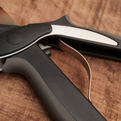 Serenosole™ CutMaster 2-in-1 Küchentool | Einfaches Schneiden &amp; Fingerschutz | Bester Küchen-Schneider 2024